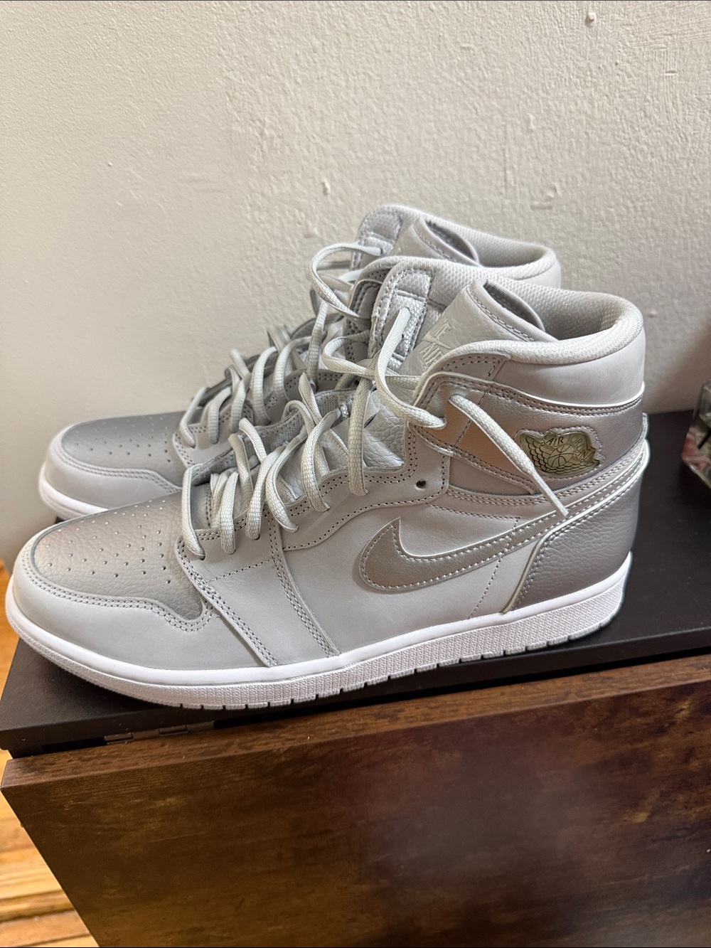 Jordan High-Top Sneakers in Light Gray - Picture 4 of 7
